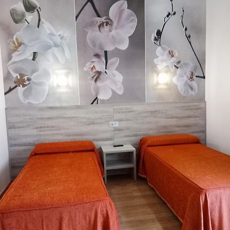 Hotel Yeste Extérieur photo