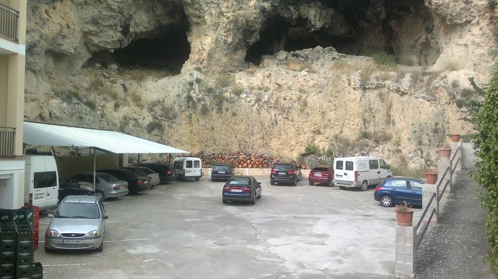 Hotel Yeste Extérieur photo