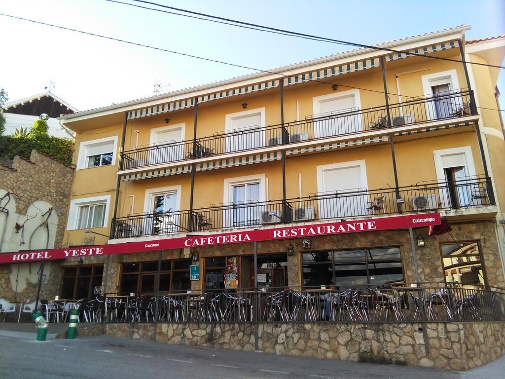 Hotel Yeste Extérieur photo