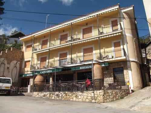 Hotel Yeste Extérieur photo