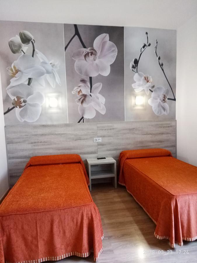 Hotel Yeste Extérieur photo