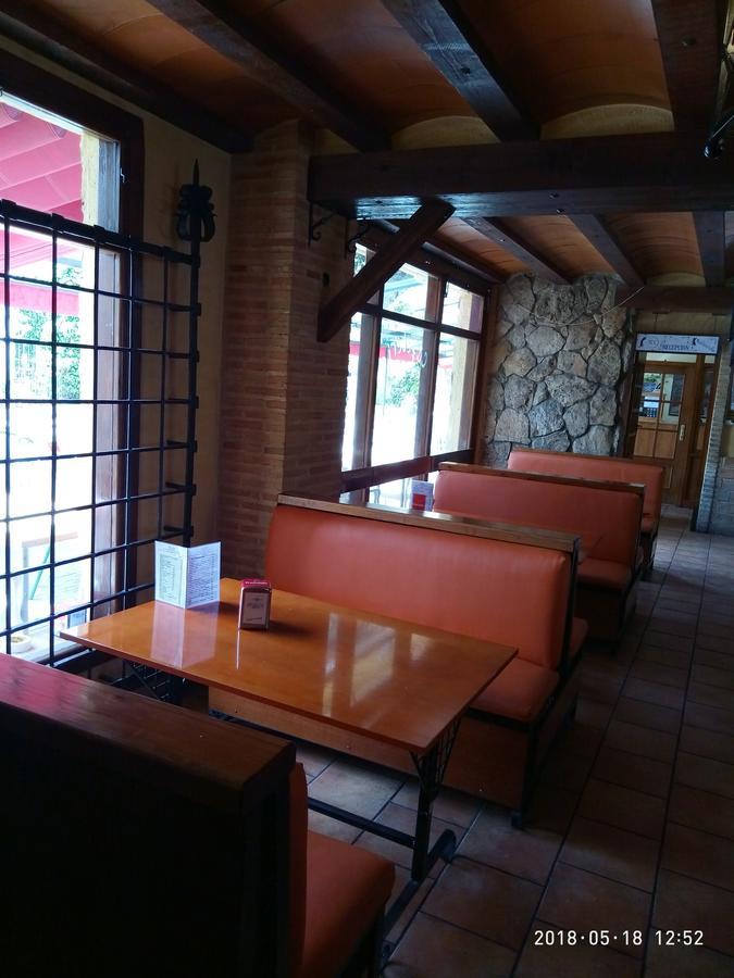 Hotel Yeste Extérieur photo